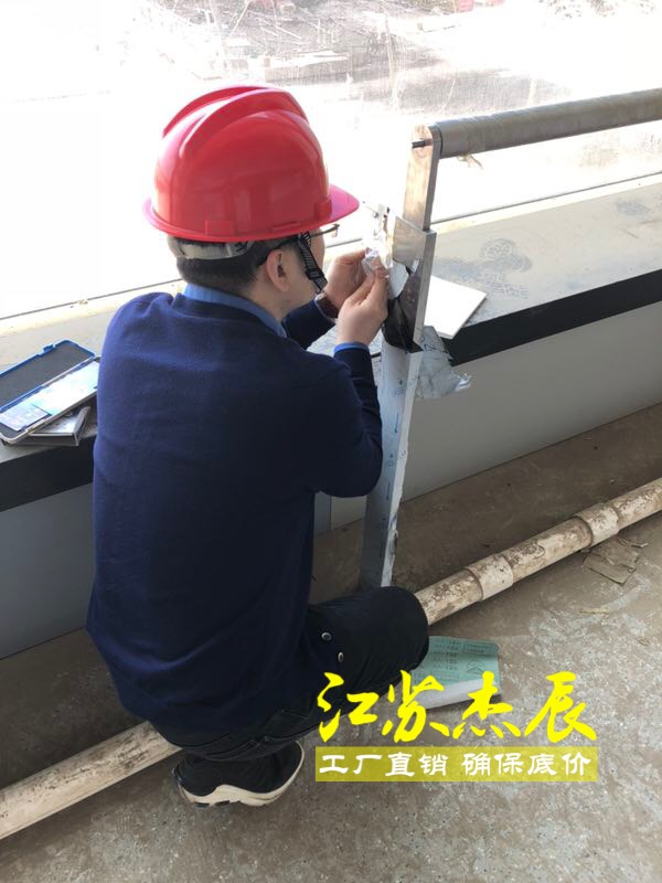 2126480724.jpg 2126480724.jpg