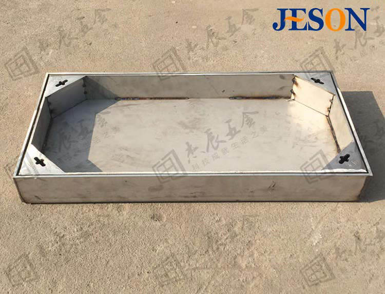 市政不鏽鋼井蓋可(kě)選國標材(cái)質304、316,抗腐蝕性強,不上鏽。 市政不鏽鋼井蓋01