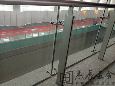 不鏽(xiù)鋼欄杆 不鏽鋼欄杆