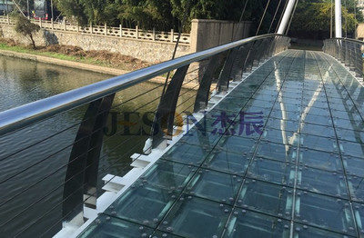 橋梁護欄安裝(zhuāng)效果圖02 橋(qiáo)梁(liáng)護欄安裝(zhuāng)效果圖02