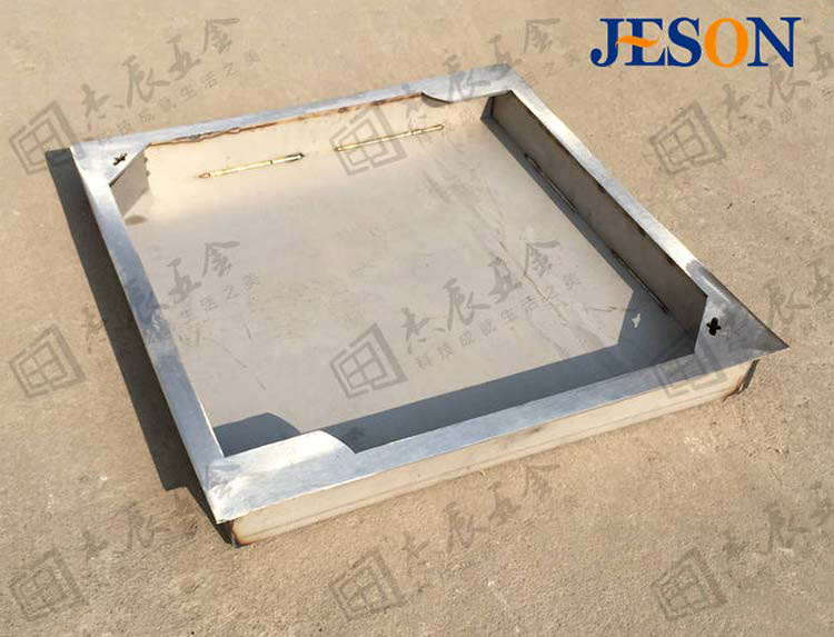 不(bú)鏽鋼包邊井蓋國標材質304、316,抗腐蝕性強,不上鏽,性價比高。 不鏽鋼包邊井蓋01